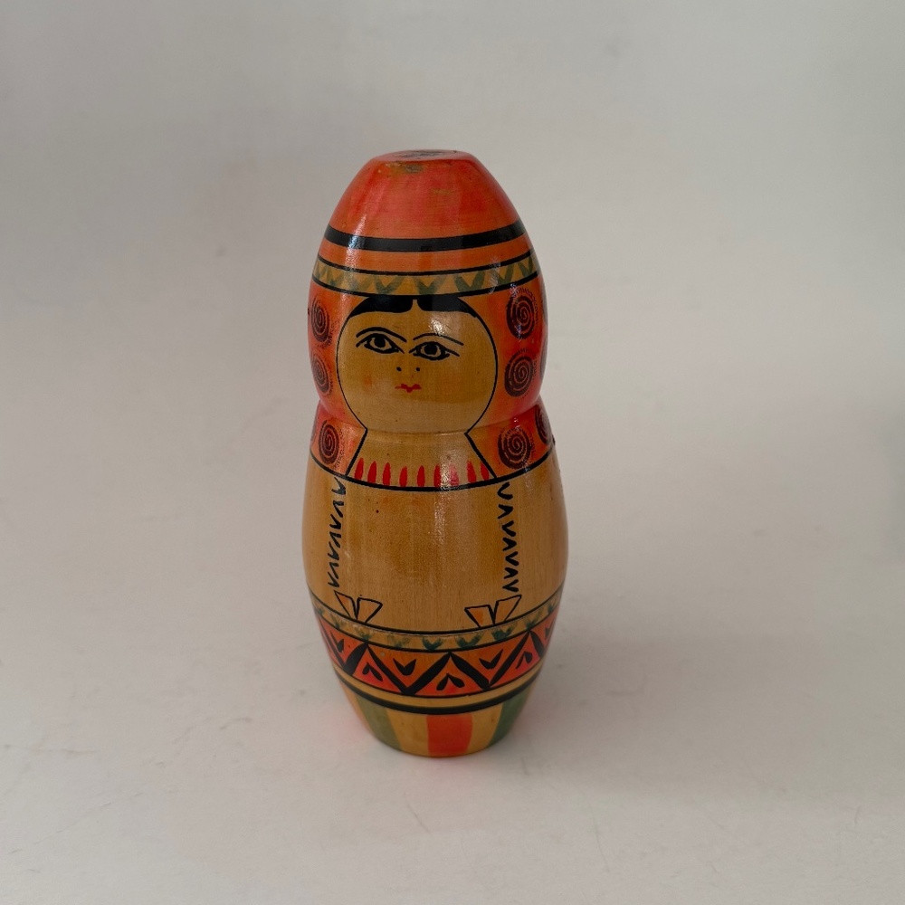 VINTAGE RUSSIAN NESTING DOLLS